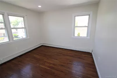523 Hawthorne Avenue, Uniondale, NY 11553 - Photo 12