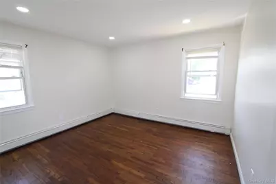 523 Hawthorne Avenue, Uniondale, NY 11553 - Photo 16