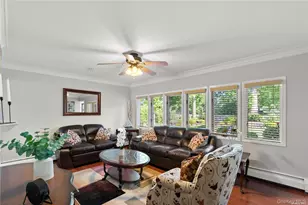 64 Arrow Ln, Hicksville, NY 11801 - Photo 4