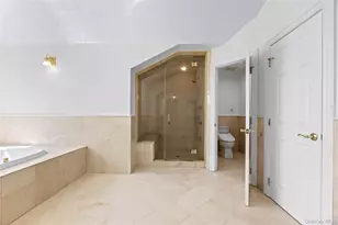 11 Belvedere Ct, Manhasset, NY 11030 - Photo 30