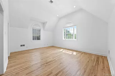 11 Belvedere Court, Manhasset, NY 11030 - Photo 32
