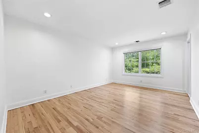11 Belvedere Court, Manhasset, NY 11030 - Photo 22