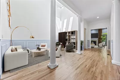 11 Belvedere Court, Manhasset, NY 11030 - Photo 4