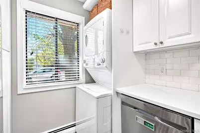 17 Hillside Terrace #D, White Plains, NY 10601 - Photo 12