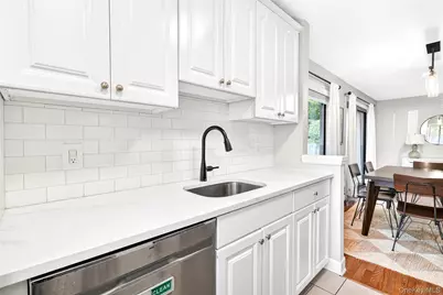 17 Hillside Terrace #D, White Plains, NY 10601 - Photo 10