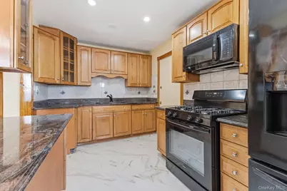 15073 Foch Boulevard, Jamaica, NY 11434 - Photo 6