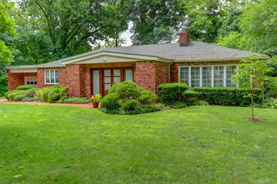 71 Knollwood Road, Roslyn, NY 11576 - Photo 1