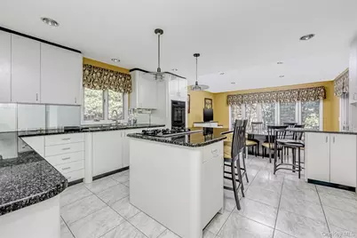8 Kings Gate Road, Suffern, NY 10901 - Photo 8