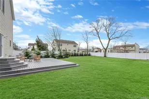 1246 Oakfield Ave, Wantagh, NY 11793 - Photo 22