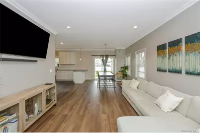 1246 Oakfield Avenue, Wantagh, NY 11793 - Photo 4