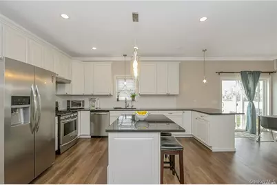 1246 Oakfield Avenue, Wantagh, NY 11793 - Photo 8