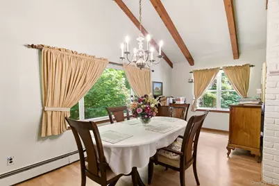 4 Meadowood Court, Huntington, NY 11743 - Photo 6