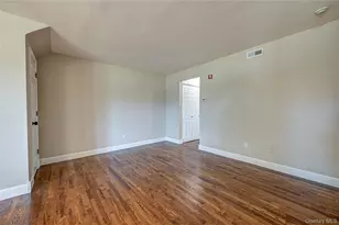 68 Artist Lake Dr, Middle Island, NY 11953 - Photo 8