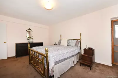143-50 Hoover Avenue #416, Briarwood, NY 11435 - Photo 8