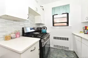 143-50 Hoover Ave, Briarwood, NY 11435 - Photo 10