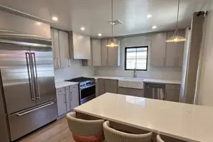 3266 Lucerne St, Bronx, NY 10465 - Photo 8