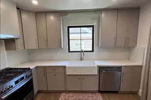 3266 Lucerne St, Bronx, NY 10465 - Photo 6
