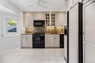 126 Henry St, Massapequa, NY 11758 - Photo 12
