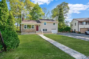 1076 Northgate Ct, Uniondale, NY 11553 - Photo 2