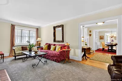 146 Onderdonk Avenue, Manhasset, NY 11030 - Photo 10
