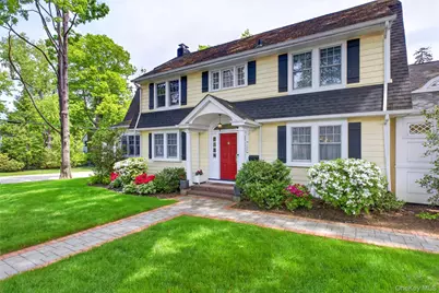 146 Onderdonk Avenue, Manhasset, NY 11030 - Photo 2