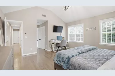 20 Stuart Court, Hampton Bays, NY 11946 - Photo 20