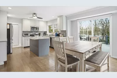 20 Stuart Court, Hampton Bays, NY 11946 - Photo 14