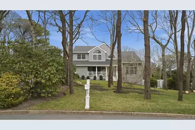 20 Stuart Court, Hampton Bays, NY 11946 - Photo 2