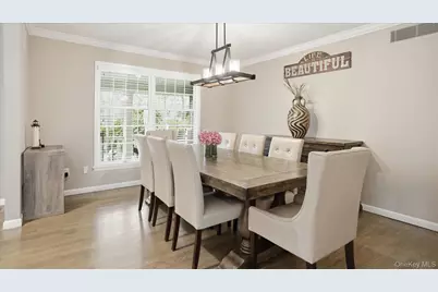 20 Stuart Court, Hampton Bays, NY 11946 - Photo 12