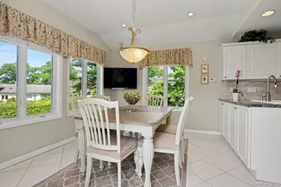 86 Somerset Road, New Rochelle, NY 10804 - Photo 16