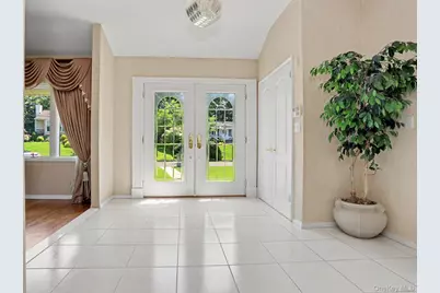 86 Somerset Road, New Rochelle, NY 10804 - Photo 2