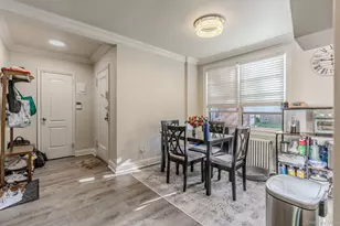 17 Edwards St, Roslyn Heights, NY 11577 - Photo 14