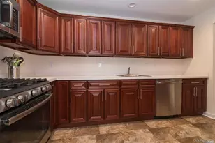 79 Leeward Ct, Port Jefferson, NY 11777 - Photo 8