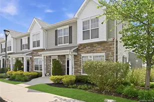 32 Weatherby Ln, Central Islip, NY 11722 - Photo 2
