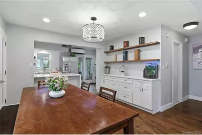 152 Collins Avenue, Williston Park, NY 11596 - Photo 6