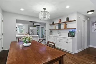 152 Collins Ave, Williston Park, NY 11596 - Photo 6