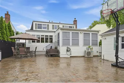 152 Collins Avenue, Williston Park, NY 11596 - Photo 20