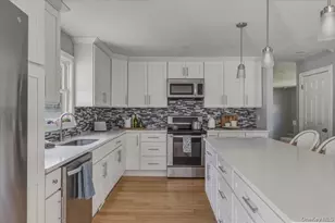1189 Terry Rd, Ronkonkoma, NY 11779 - Photo 8