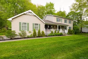 11 Trotter Ln, Poughkeepsie, NY 12603 - Photo 2