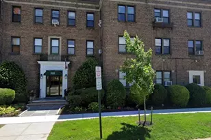 222 7th St, Garden City, NY 11530 - Photo 2