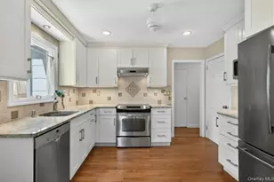 372 N Hickory St, Massapequa, NY 11758 - Photo 6