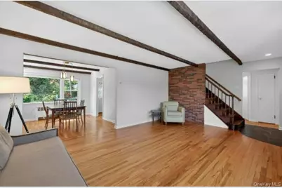 372 N Hickory Street, Massapequa, NY 11758 - Photo 4