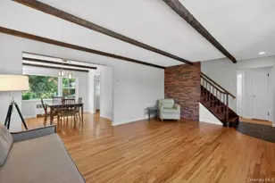372 N Hickory St, Massapequa, NY 11758 - Photo 4