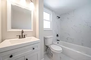 16 Hapsburg Pl, Hempstead, NY 11550 - Photo 16