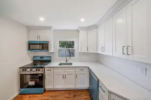 16 Hapsburg Pl, Hempstead, NY 11550 - Photo 22