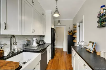 472 Gramatan Avenue #A3, Mount Vernon, NY 10552 - Photo 6