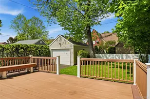 45 Locust Pl, Manhasset, NY 11030 - Photo 28