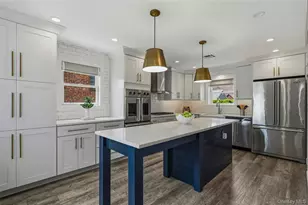 45 Locust Pl, Manhasset, NY 11030 - Photo 4