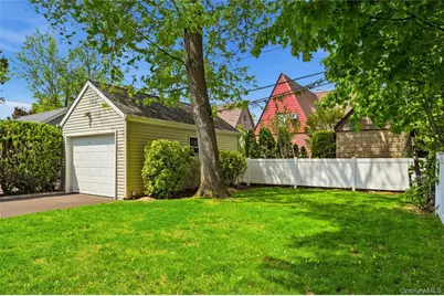 45 Locust Place, Manhasset, NY 11030 - Photo 30