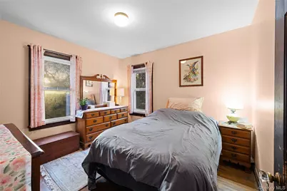 7 W Elm Street, Islip, NY 11751 - Photo 10